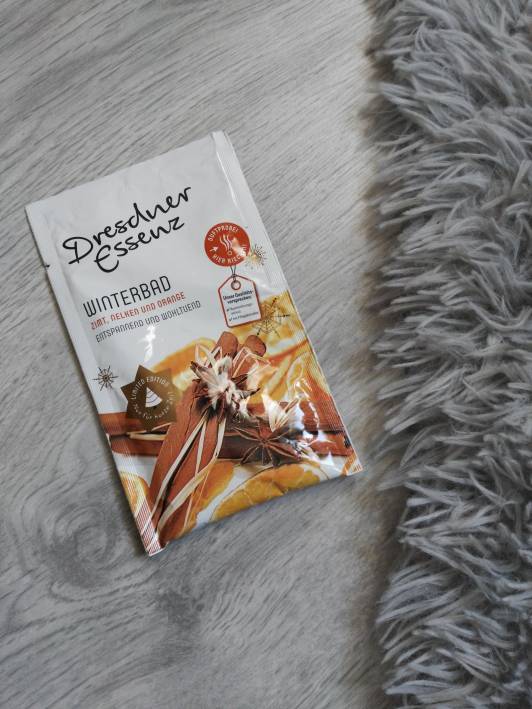 Dresdner Essenz Puder do kąpieli, Winterbad, Zimt, Nelken und orange