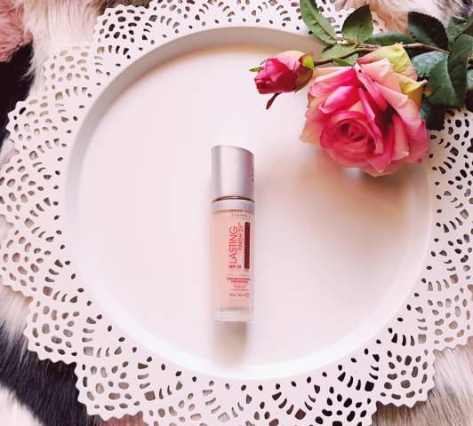 Rimmel Lasting Finish 25HR Breathable, Medium Coverage Foundation, Podkład do twarzy, nr 010 Light Porcelain