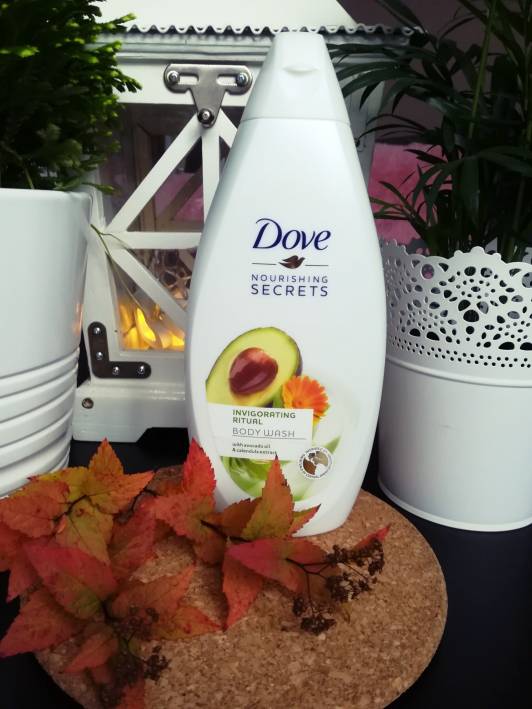 Dove Nourishing Secrets, Żel pod prysznic, Olej avokado i nagietek.
