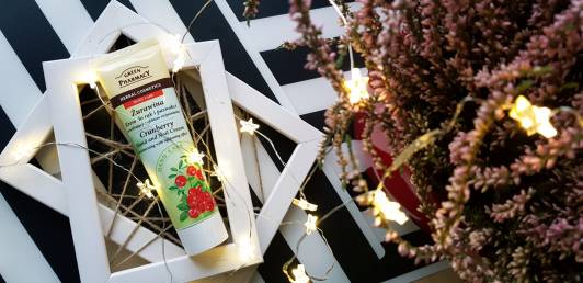 Green Pharmacy Krem do rąk i paznokci, Nawilżający z efektem rozjaśnienia, Żurawina