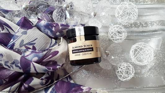 Make Me Bio Almond Scrub, delikatny peeling do twarzy
