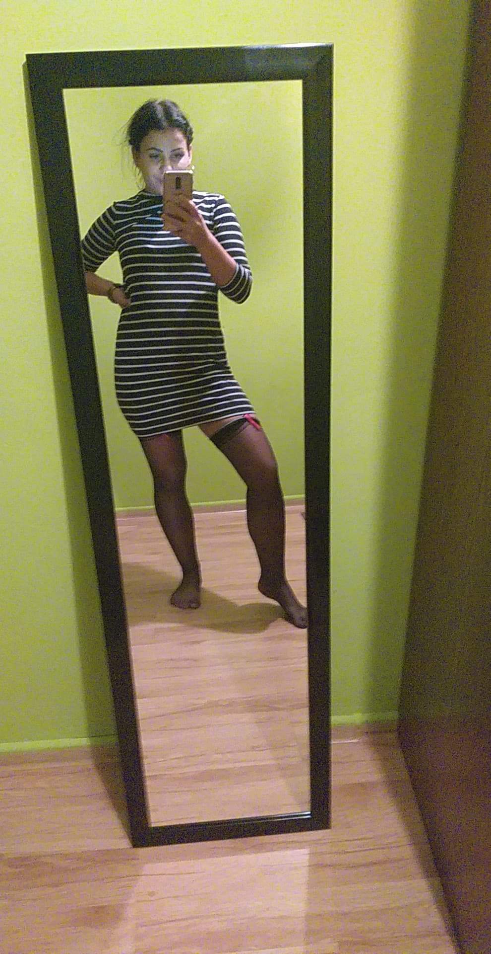 lustro stojące o małym rozstawie