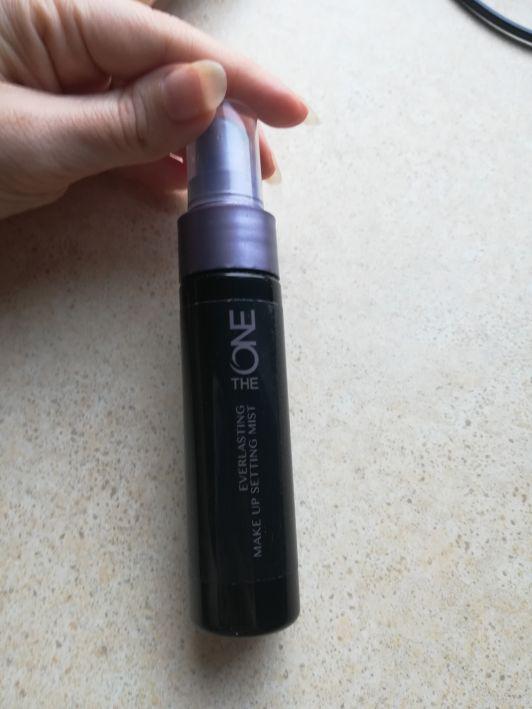 Oriflame The One, Mgiełka utrwalająca makijaż w atomizerze