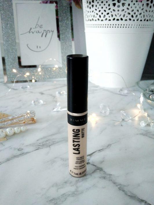 Korektor rimmel lasting matte