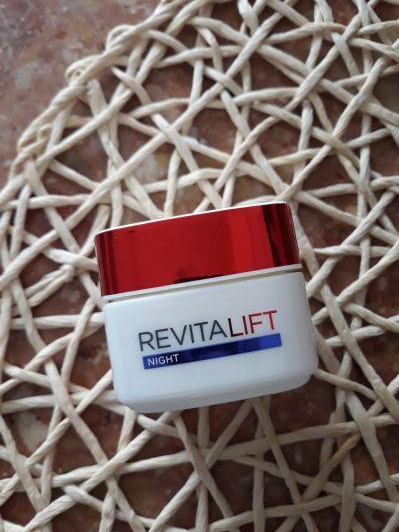 L'Oréal Revitalift, przeciwzmarszczkowy i silnie ujędrniający krem na noc