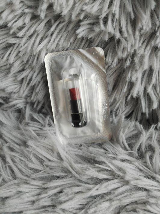 Avon True Colour, Perfectly Matte Lipstick, Szminka do ust, Red Supreme