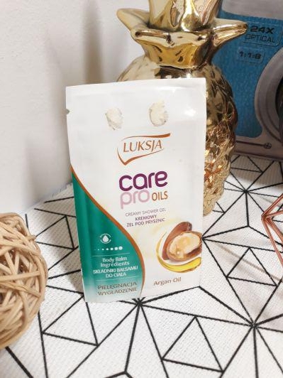 Luksja Care Pro, Oils, Żel pod prysznic, Kremowy, Argan Oil 