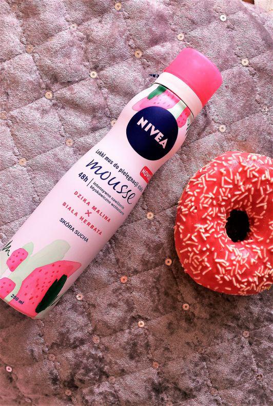 Nivea Mousse, Lekki mus do pielęgnacji ciała, Skóra sucha, Dzika malina i biała herbata