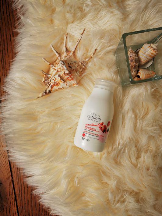 Avon Naturals, Body Care, Balsam do ciała, Jogurtowy, Sensational, Jagody i granat
