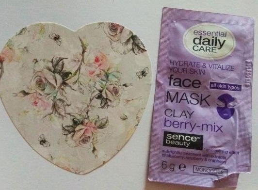 Essential daily care- berry-mix Clay maska do twarzy