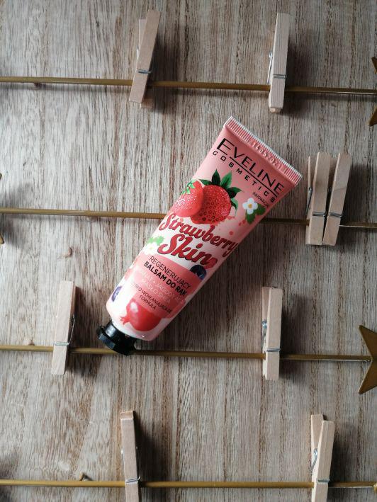 Eveline Balsam do rąk, Regenerujący, Strawberry Skin