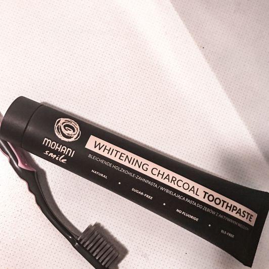 Mohani Pasta do mycia zębów, Smile, Wybielająca, Whitening Charcoal Toothpaste, Z aktywnym węglem