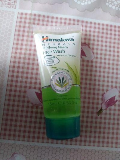 Żel do mycia twarzy himalaya