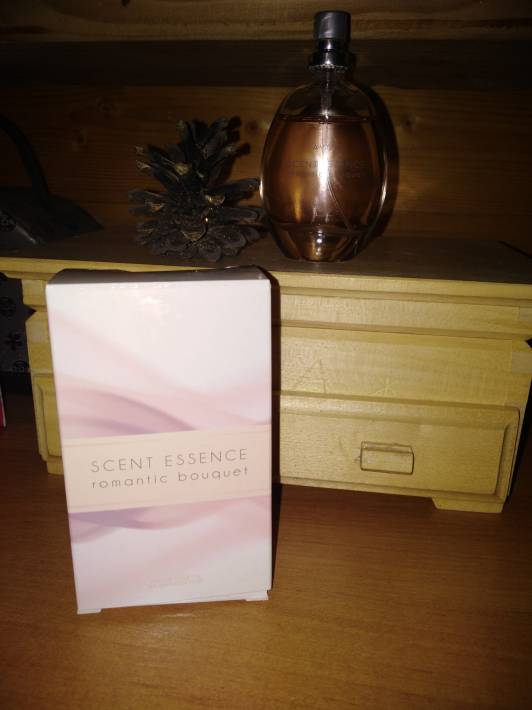 Woda toaletowa Scent Essence Romantic Bouquet