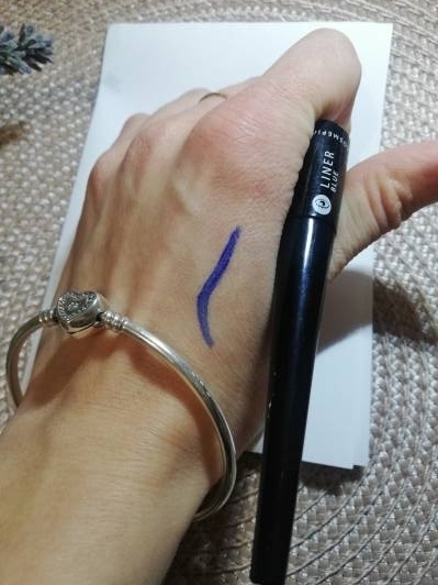 Eyeliner niebieski