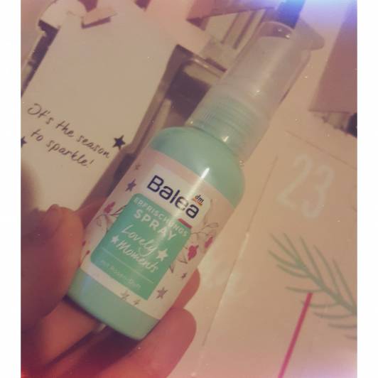 Balea Lovely Moments, orzeźwiająca mgiełka do ciała o zapachu różanym