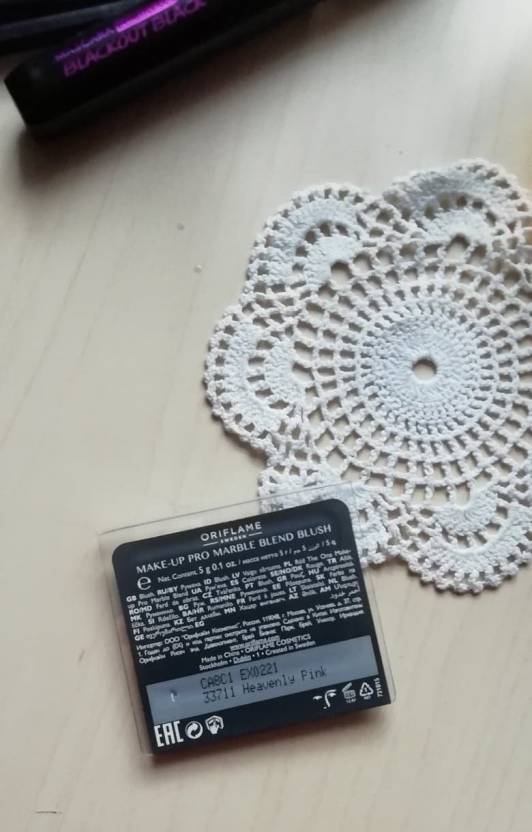 blush on marble oriflame