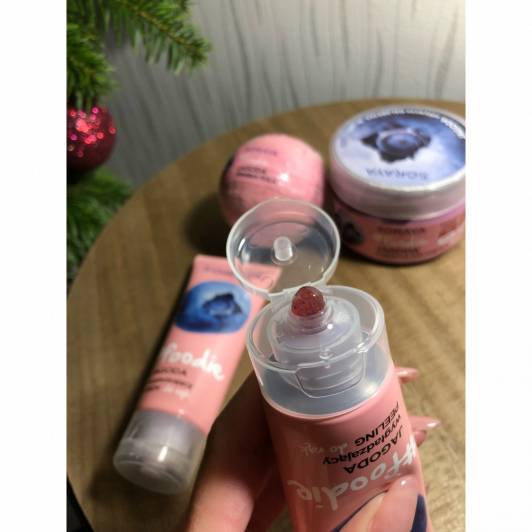 CdSoraya, # Foodie, Wygładzający peeling do rąk `Jagoda`