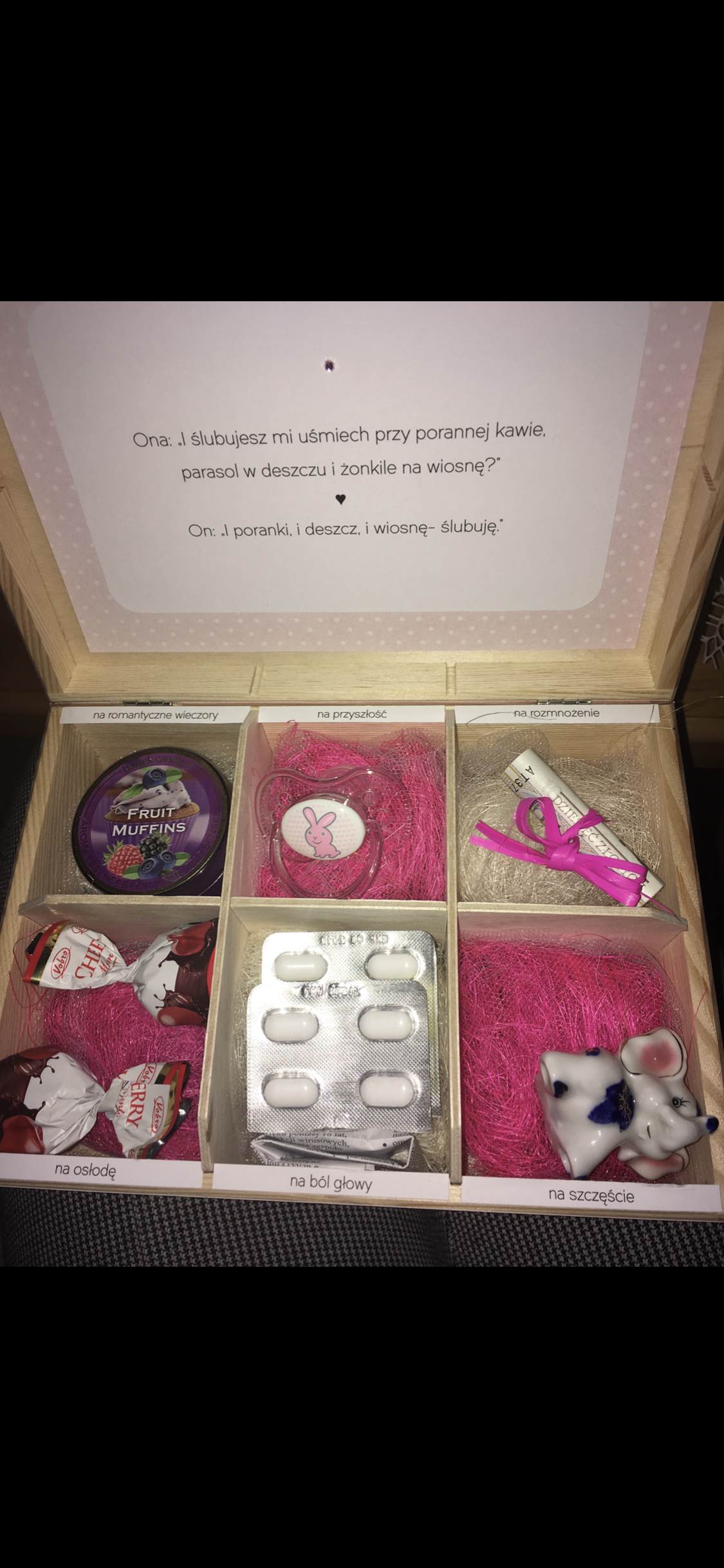 Prezent ślubny: szkatułka - co do środka?