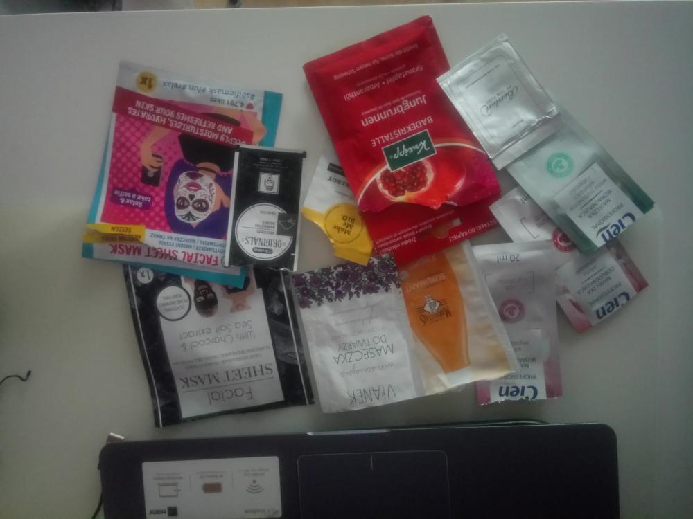 akcja denkowanie! grudzień - kosmetyki w świątecznych opakowaniach i świątecznych kolorach 🎄❄️⛄🎀🎁🎅