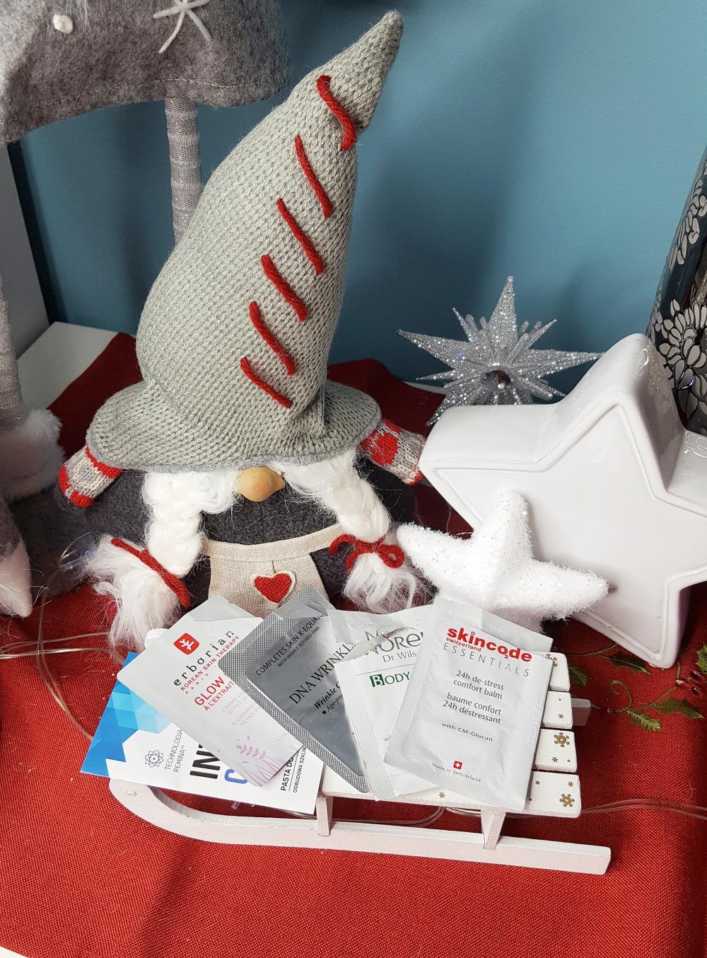 akcja denkowanie! grudzień - kosmetyki w świątecznych opakowaniach i świątecznych kolorach 🎄❄️⛄🎀🎁🎅