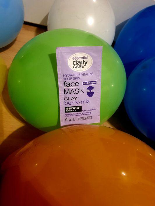 Essential Daily Care Maseczka do twarzy, Clay, Berry-mix