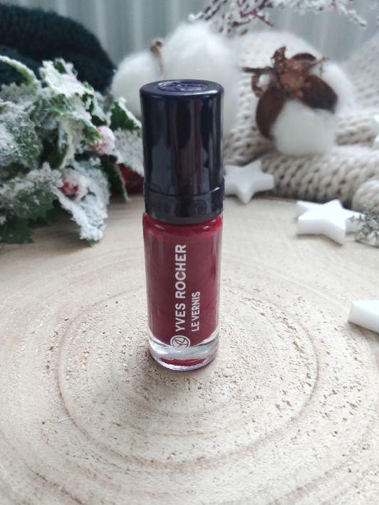 Yves Rocher Lakier do paznokci, nr 43 Cerise Noire