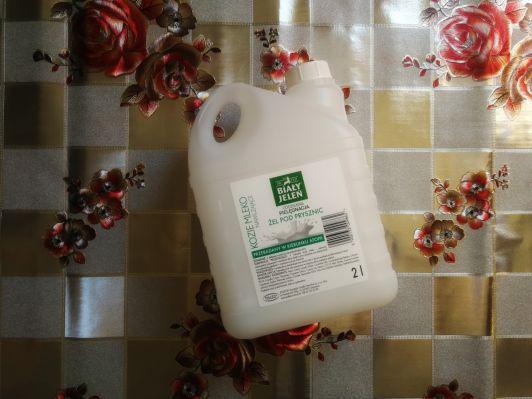 Biały Jeleń Hipoalergiczny, Żel pod prysznic, Nawilżające kozie mleko, Skóra wrażliwa i skłonna do alergii