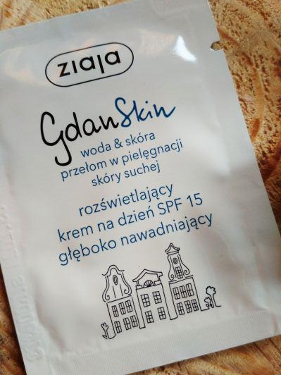 Ziaja GdanSkin, Krem do twarzy, Rozświetlający i głęboko nawadniający, Na dzień SPF 15