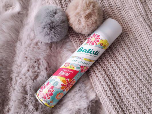 Batiste Floral suchy szampon