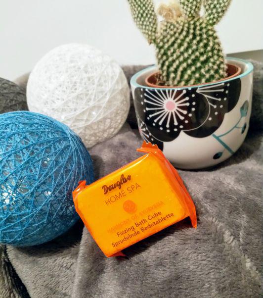 Douglas Home Spa, Kostka musująca do kąpieli, Harmony od Ayurveda