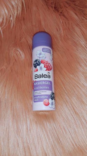 Balea Pianka do golenia, Iced Berries
