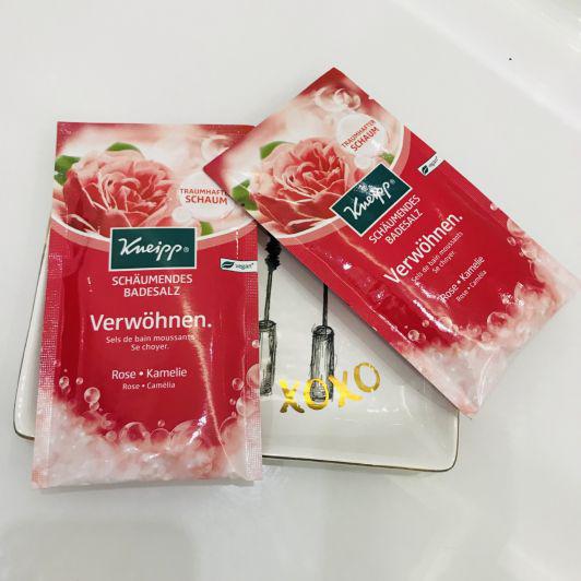 Kneipp Sól do kąpieli, Verwöhnen Rose - Kamelie