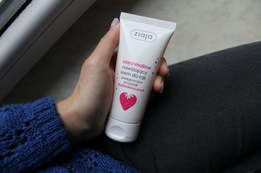 Ziaja Pielęgnacyjny Przysmak, Marshmallow, Krem do rąk, Truskawkowy puch