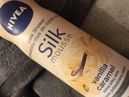 Nivea Silk Mousse, Jedwabisty mus do mycia ciała, Karmel i wanilia