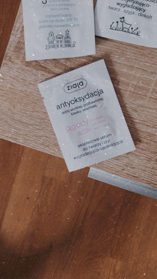 Ziaja Antyoksydacja, Jagody Acai, Ekspresowe serum do twarzy i szyi wygładzająco-ujędrniające