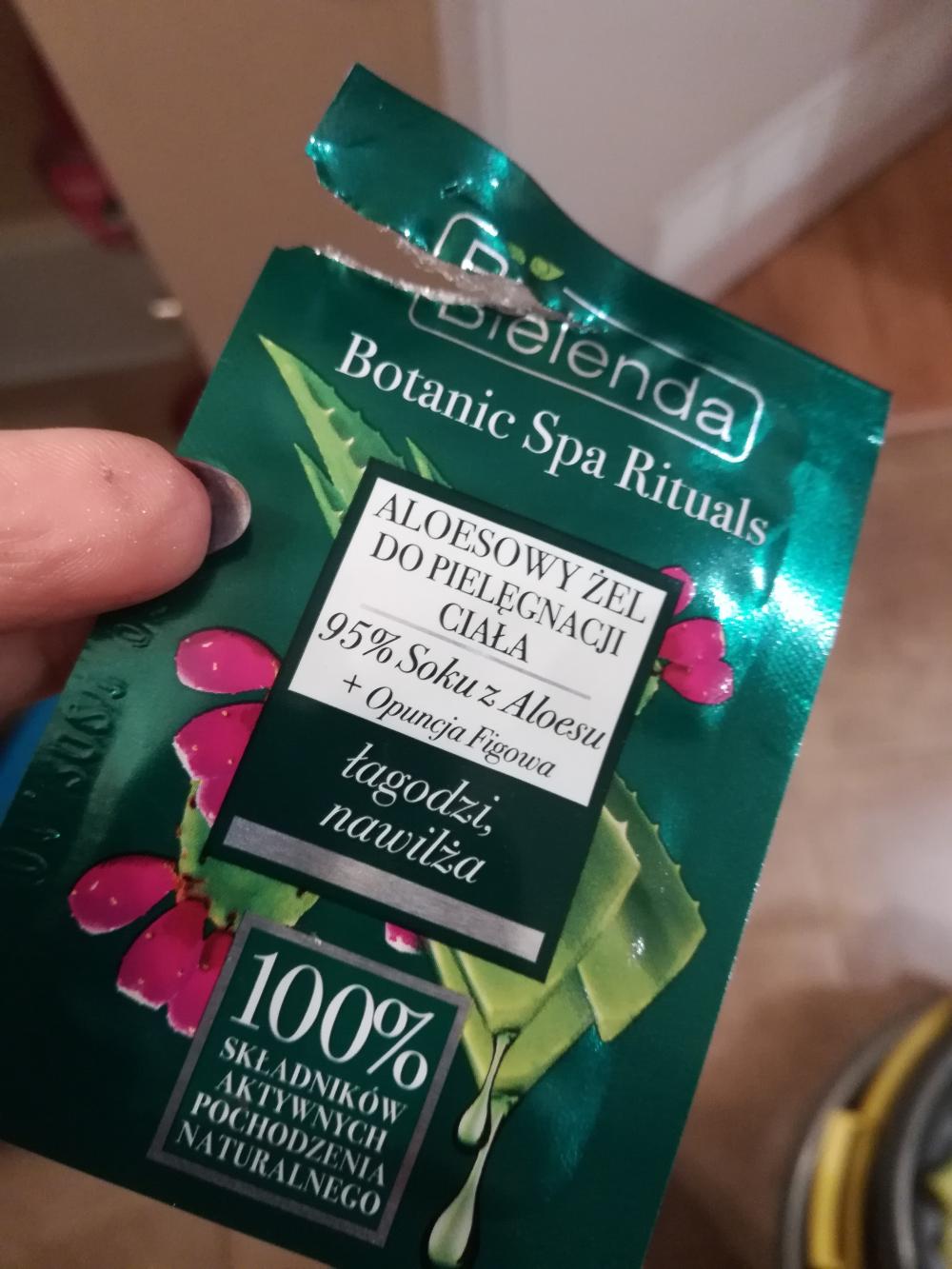 akcja denkowanie! grudzień - kosmetyki w świątecznych opakowaniach i świątecznych kolorach 🎄❄️⛄🎀🎁🎅