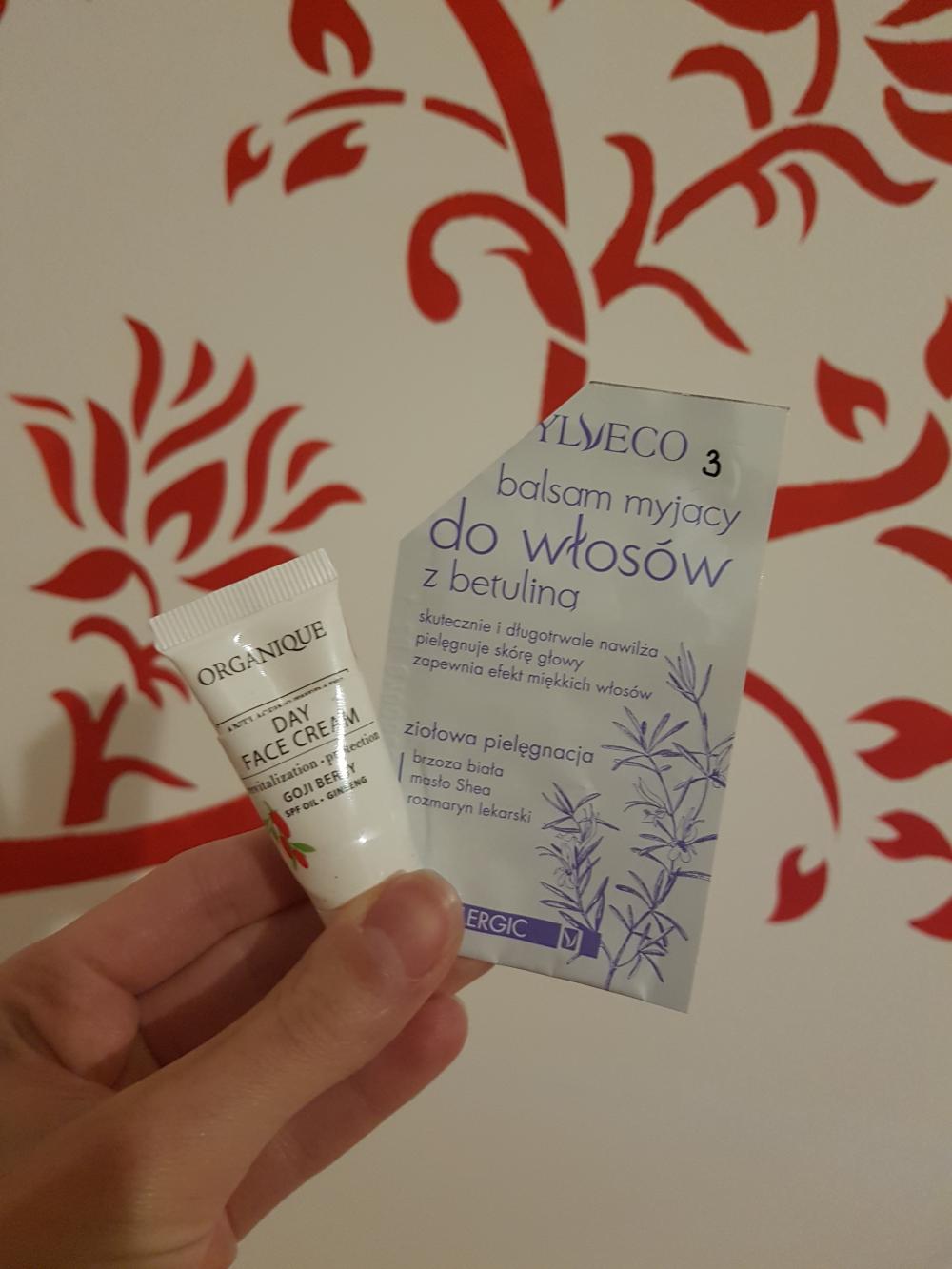 akcja denkowanie! grudzień - kosmetyki w świątecznych opakowaniach i świątecznych kolorach 🎄❄️⛄🎀🎁🎅