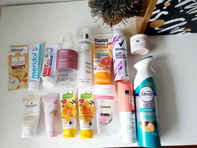 akcja denkowanie! grudzień - kosmetyki w świątecznych opakowaniach i świątecznych kolorach 🎄❄️⛄🎀🎁🎅