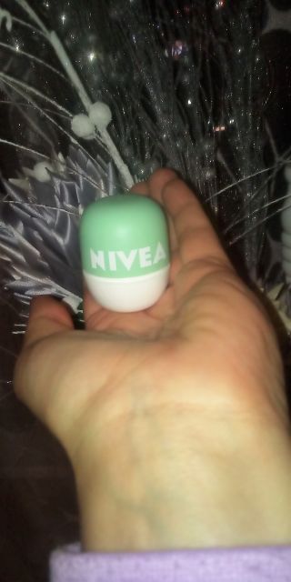Nivea Pop-Ball, Balsam do ust, Woda kokosowa i Aloes