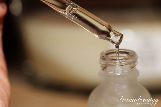 The Ordinary Serum do twarzy, Nawilżające, Z kwasem hialuronowym 2% i witaminą B5