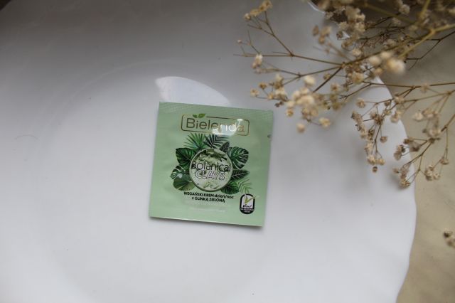 Bielenda Botanical Clays, Krem do twarzy, Wegański, Na dzień i na noc, Z glinką zieloną 
