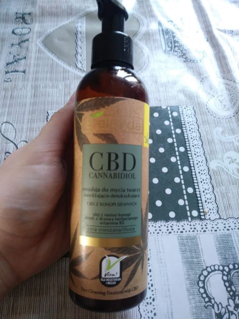 Bielenda CBD, Cannabidiol, Emulsja do mycia twarzy, Nawilżająco-detoksykująca