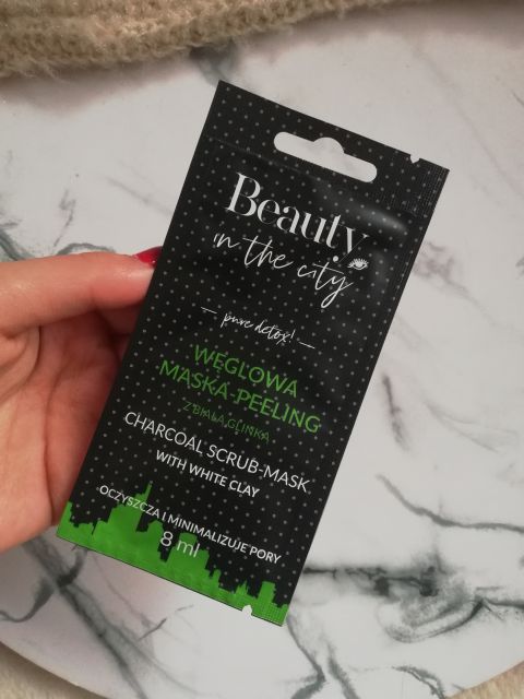 Beauty in the city Pure detox, Węglową maska-peeling z białą glinką, oczyszcza i minimalizuje pory