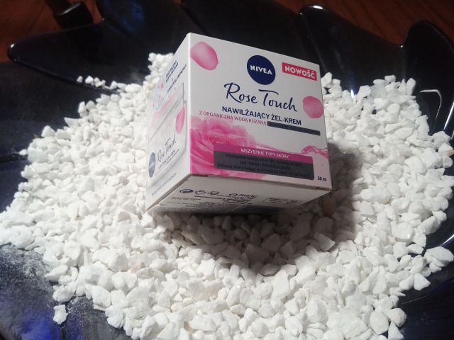 Nivea Rose Touch, Żel-krem z organiczną wodą różaną i kwasem hialuronowym, Nawilżający, Wszystkie typy skóry