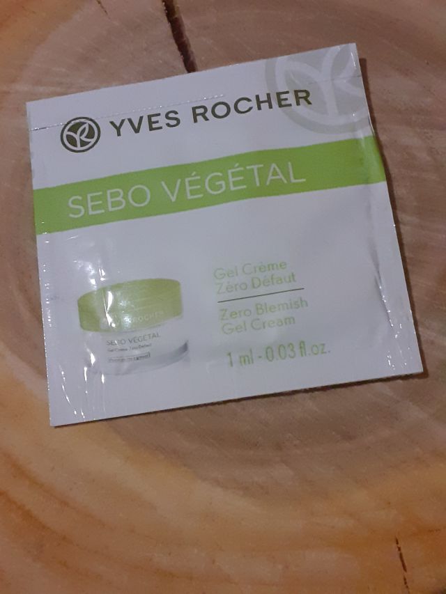 Yves Rocher Sebo Végétal, Żel - krem przeciw niedoskonałościom, Gel - Creme Zero Defaut 