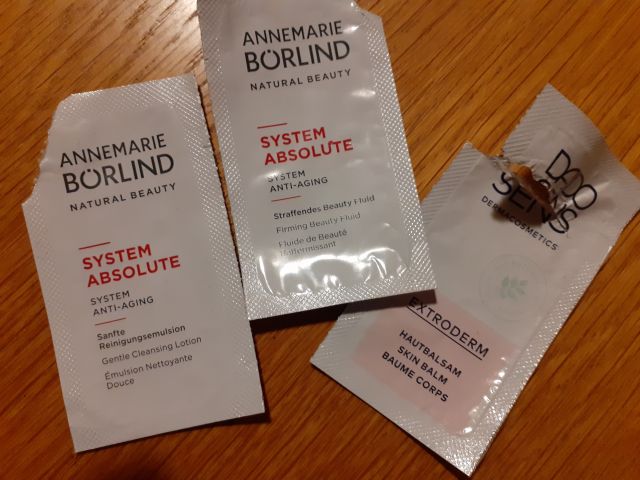 akcja denkowanie! grudzień - kosmetyki w świątecznych opakowaniach i świątecznych kolorach 🎄❄️⛄🎀🎁🎅