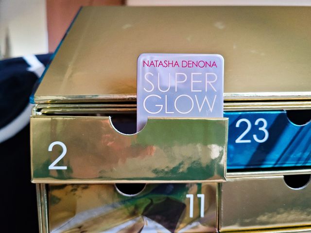 Natasha Denona Super Glow, rozświetlacz