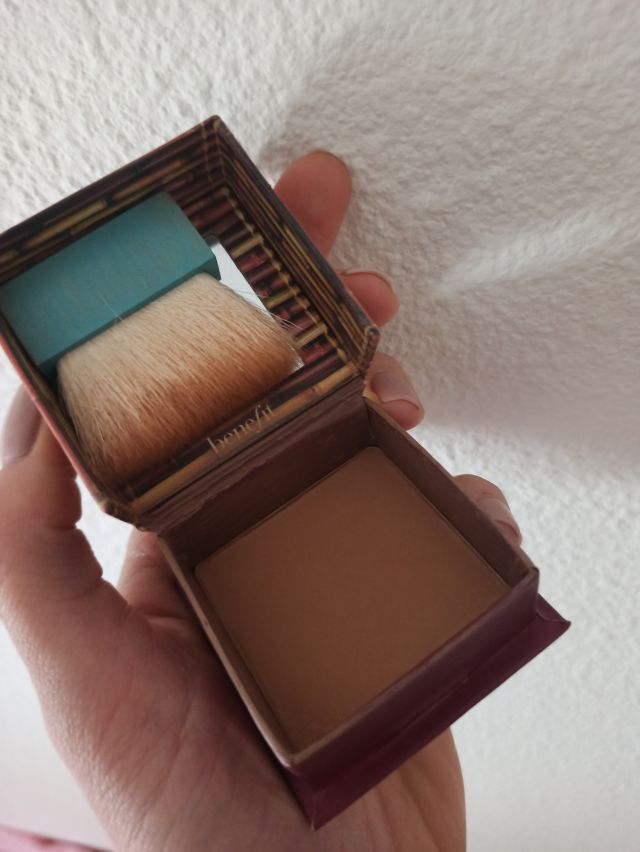Idealny bronzer Benefit 