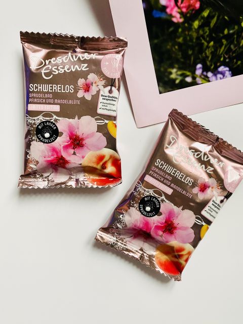 Dresdner Essenz Kostka do kąpieli, Schwerelos, Brzoskwinia i Kwiat migdała 